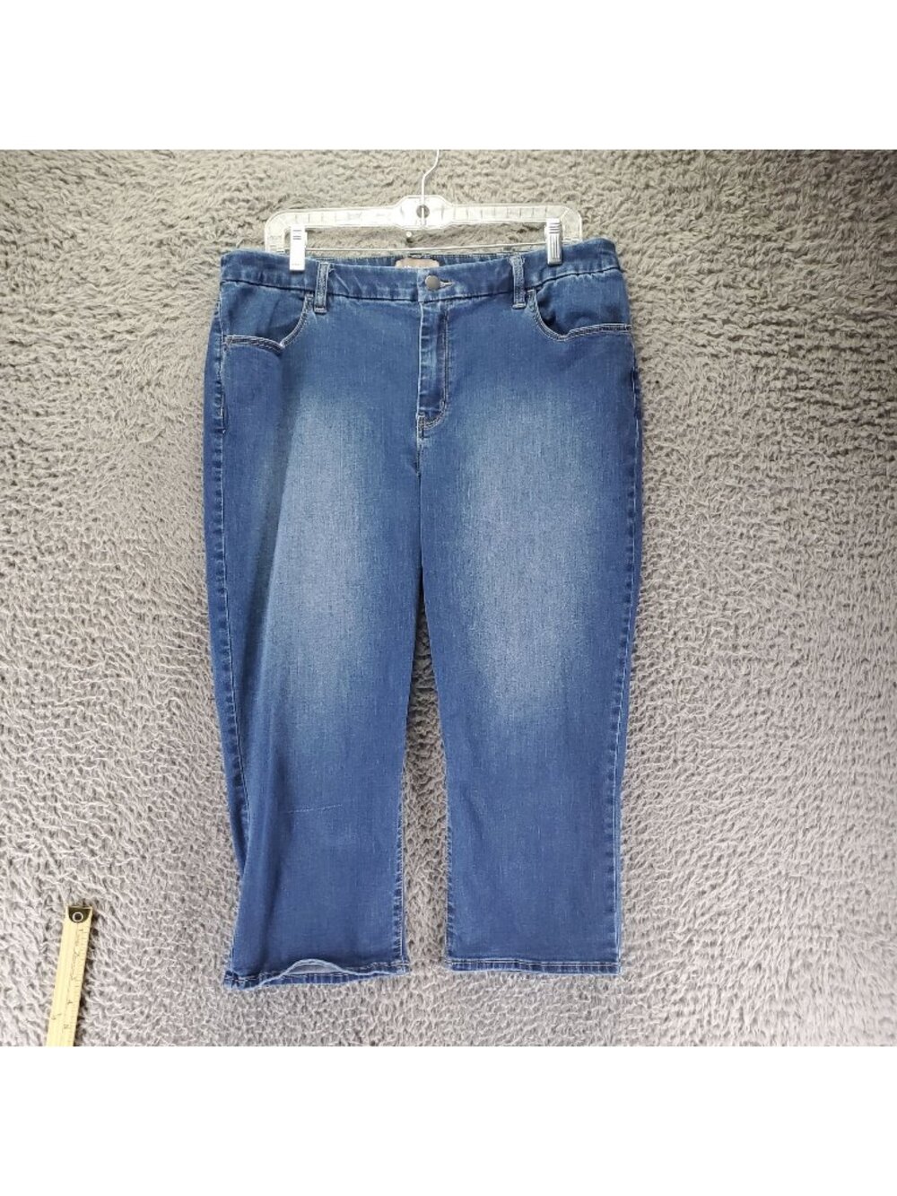 Chicos Jeans Women Size 2.5 US 14 Blue Stretch Comfort Mid-Rise Denim Capri *Rea